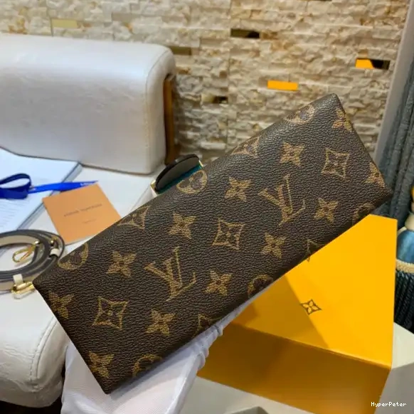 VUITTON LOCKY LOUIS BB 0605